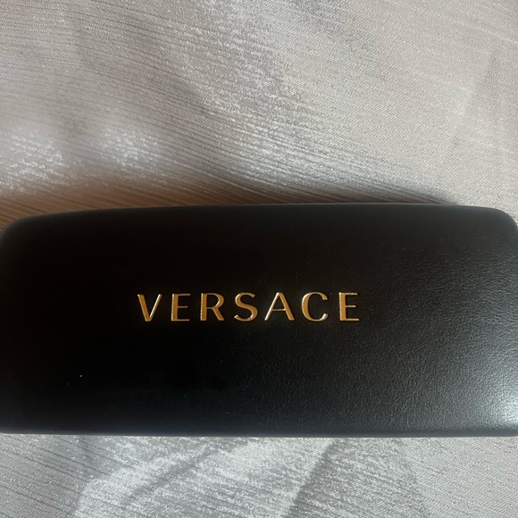 💕Versace black eye glasses case in EUC - Picture 4 of 6